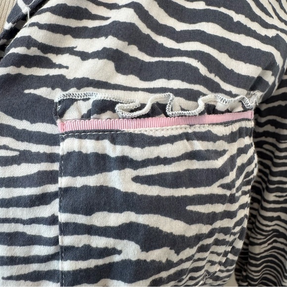 Super soft and cute Victoria’s Secret zebra print shorts PJ outfit XS - Picture 9 of 9